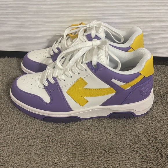 Off- White Sneaker - Picture 3 of 7